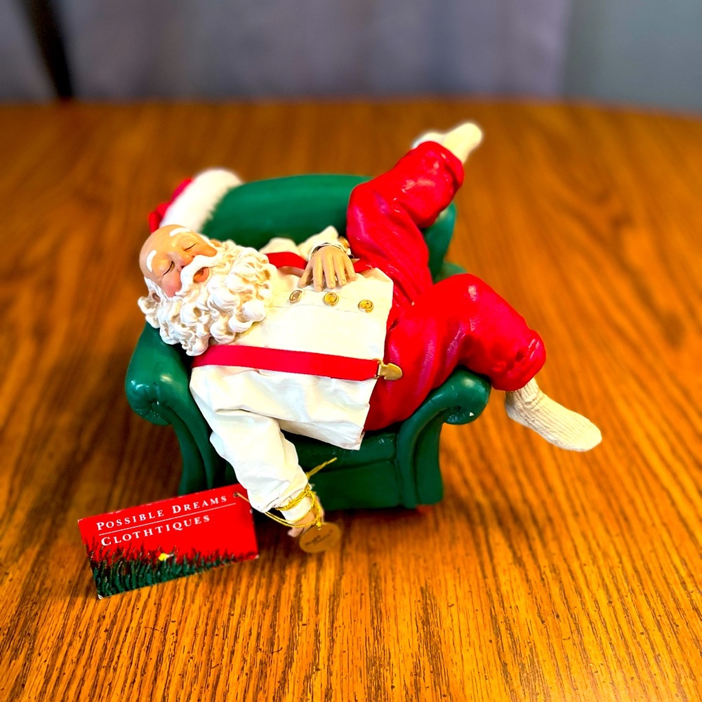 Possible Dreams Clothtiques "CATCHING SOME Z'S" Santa In Chair #713197